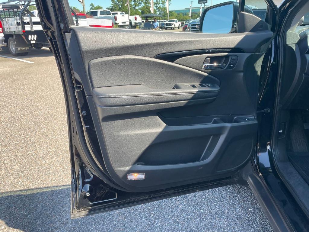 used 2022 Honda Pilot car, priced at $26,700