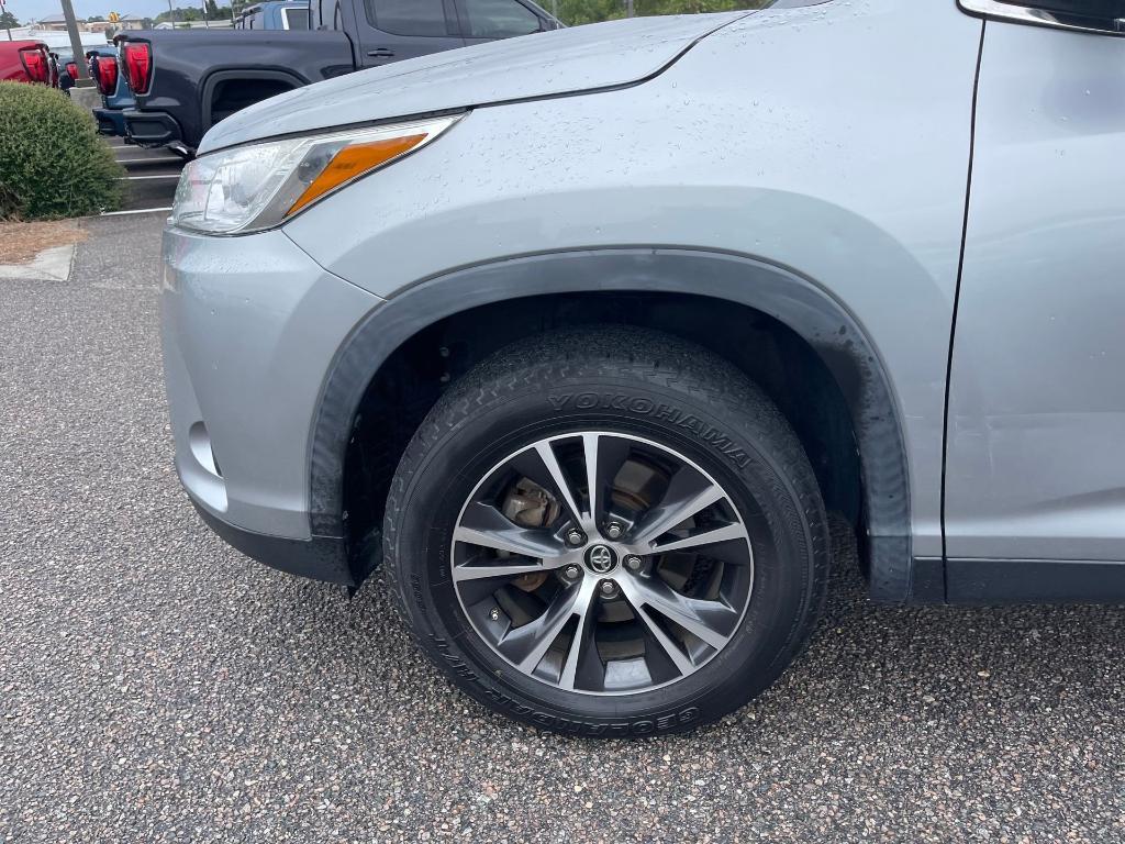 used 2019 Toyota Highlander car, priced at $21,790