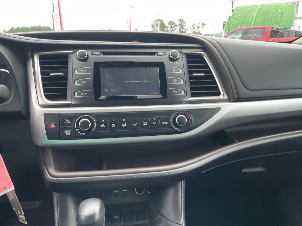 used 2019 Toyota Highlander car, priced at $21,790