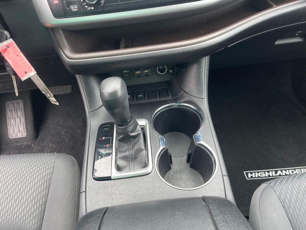 used 2019 Toyota Highlander car, priced at $21,790