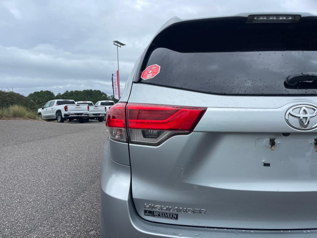 used 2019 Toyota Highlander car, priced at $21,790