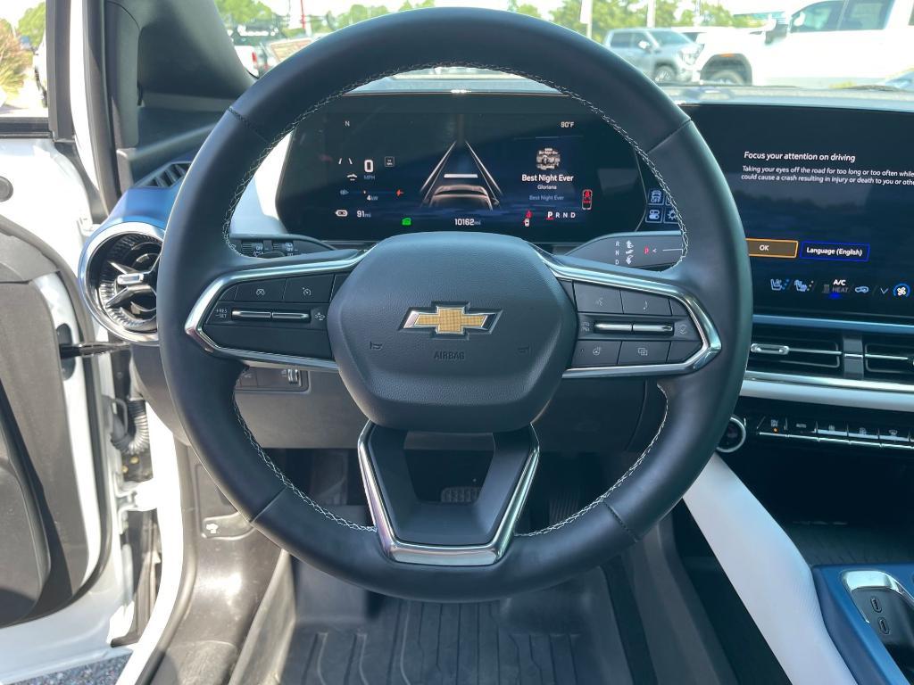 used 2025 Chevrolet Equinox EV car, priced at $25,900