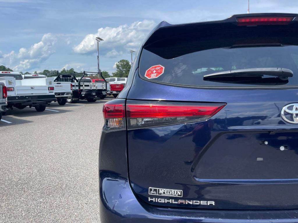used 2023 Toyota Highlander car, priced at $29,600