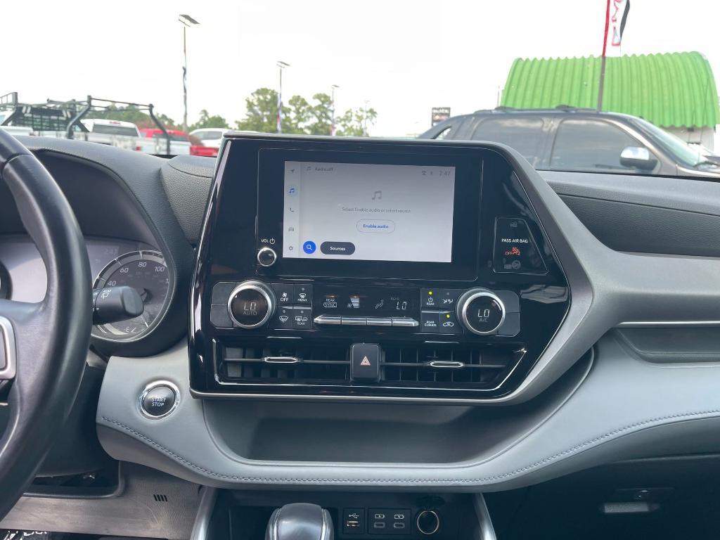 used 2023 Toyota Highlander car, priced at $29,600