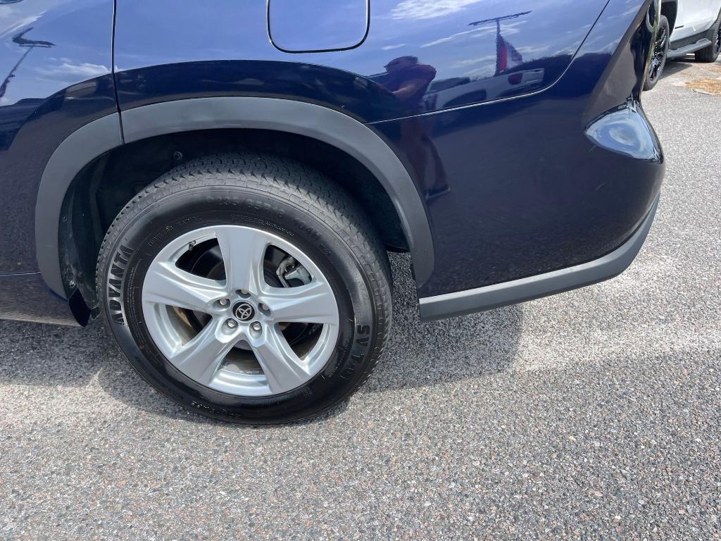 used 2023 Toyota Highlander car, priced at $29,600