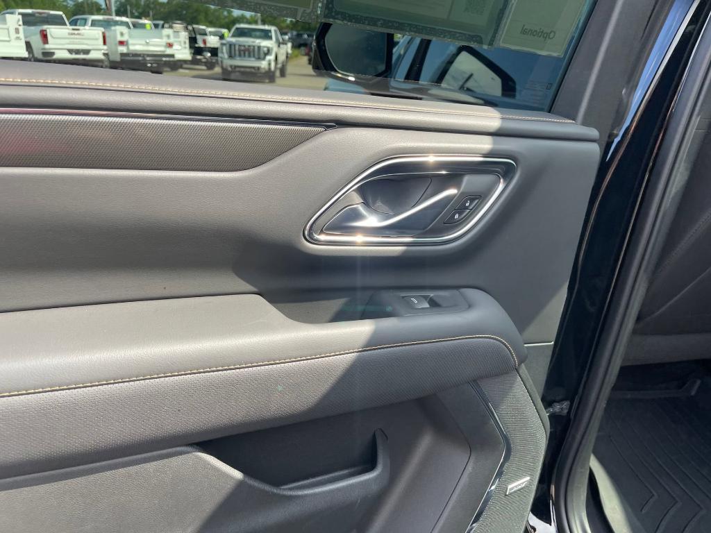 used 2022 GMC Yukon XL car, priced at $52,900