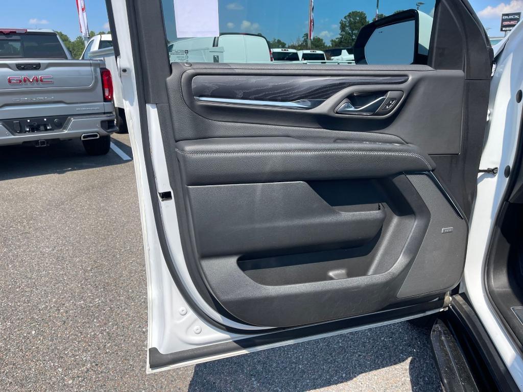 used 2023 GMC Yukon XL car, priced at $61,900