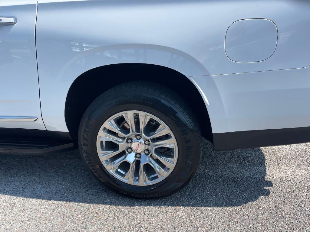 used 2023 GMC Yukon XL car, priced at $61,900