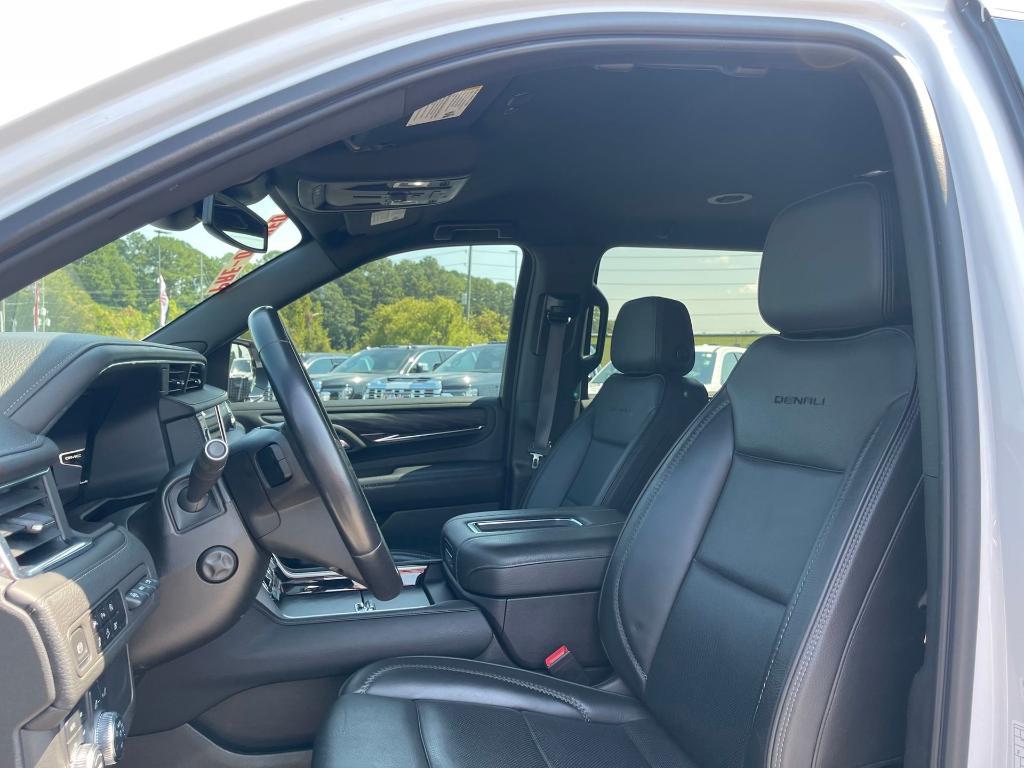 used 2023 GMC Yukon XL car, priced at $61,900