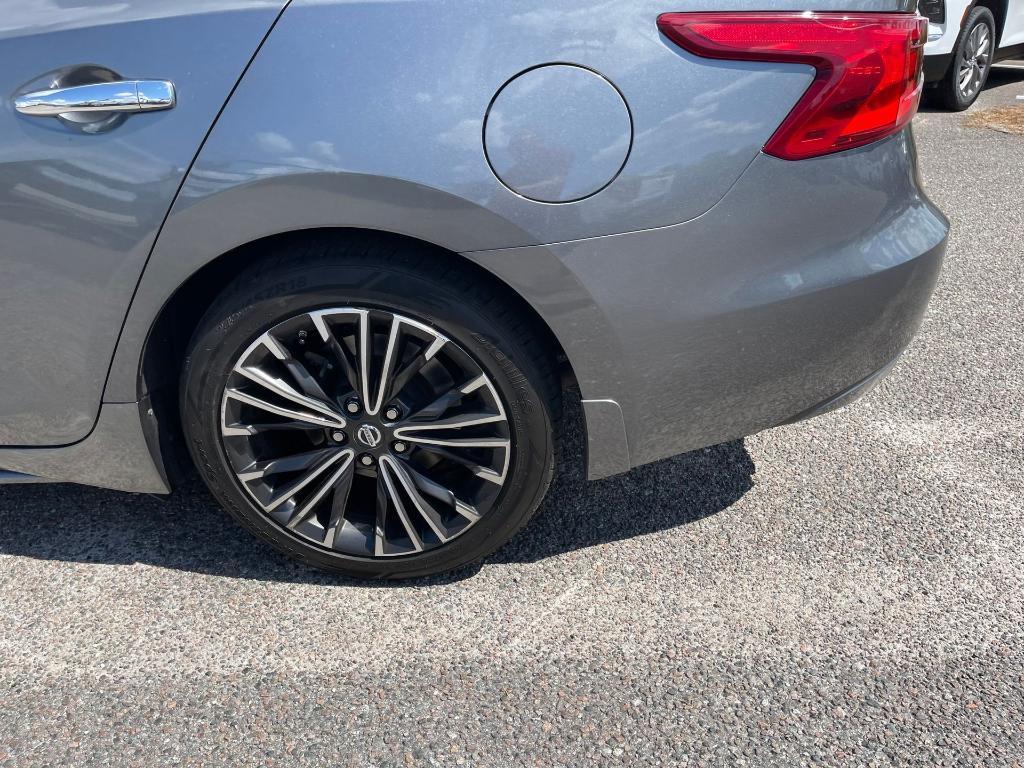 used 2016 Nissan Maxima car, priced at $12,800