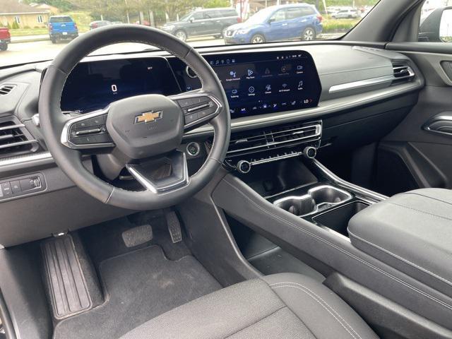 used 2025 Chevrolet Traverse car, priced at $37,900