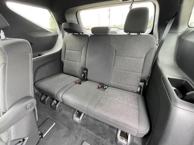 used 2025 Chevrolet Traverse car, priced at $37,900