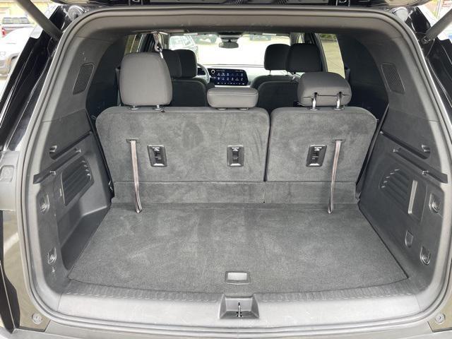 used 2025 Chevrolet Traverse car, priced at $37,900