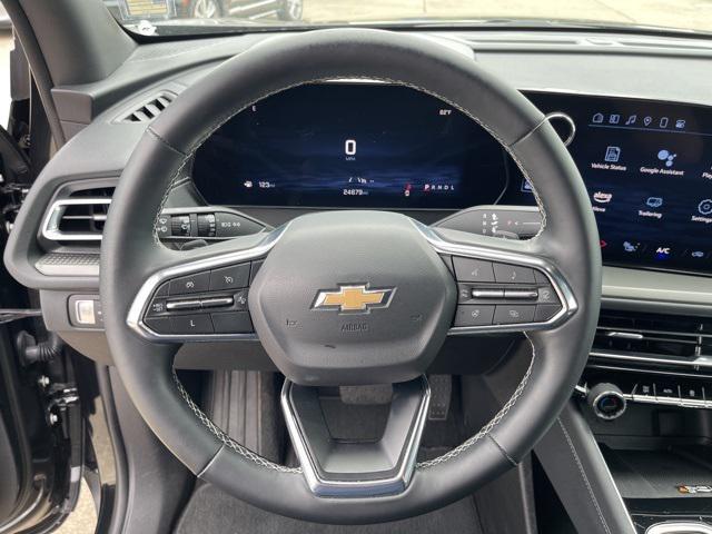 used 2025 Chevrolet Traverse car, priced at $37,900