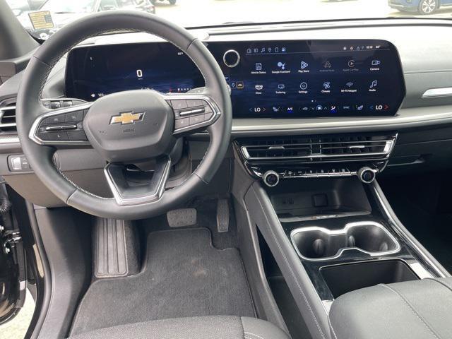 used 2025 Chevrolet Traverse car, priced at $37,900