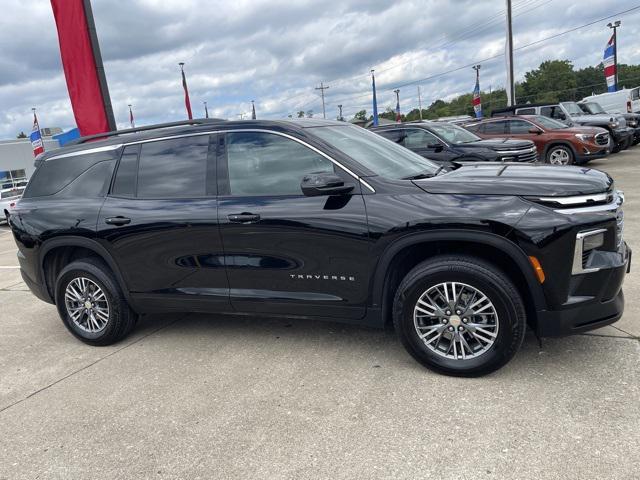 used 2025 Chevrolet Traverse car, priced at $37,900