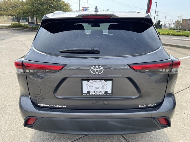 used 2022 Toyota Highlander car, priced at $37,499