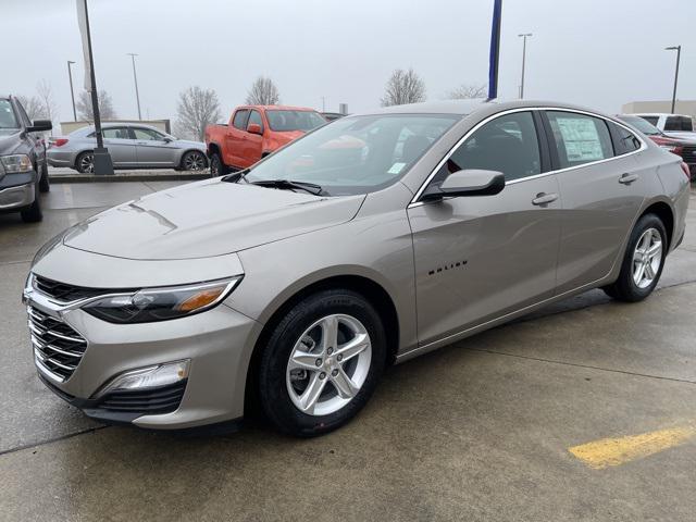 new 2024 Chevrolet Malibu car, priced at $25,815