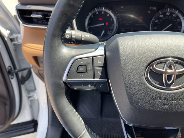 used 2021 Toyota Highlander car, priced at $38,997