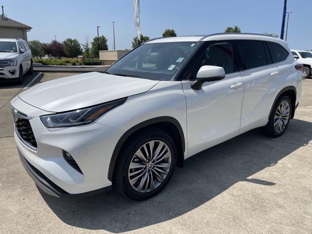 used 2021 Toyota Highlander car, priced at $38,997