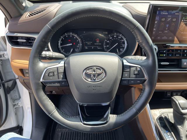 used 2021 Toyota Highlander car, priced at $38,997