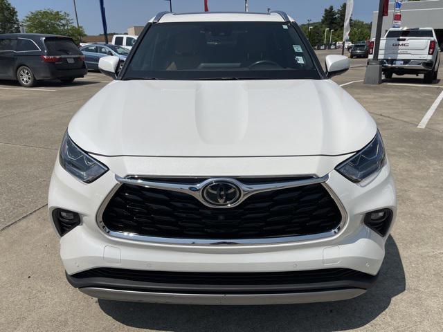 used 2021 Toyota Highlander car, priced at $38,997