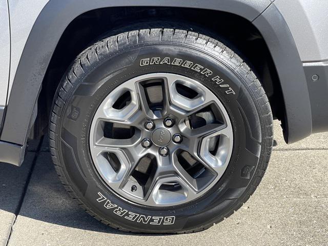 used 2019 Jeep Cherokee car, priced at $22,988