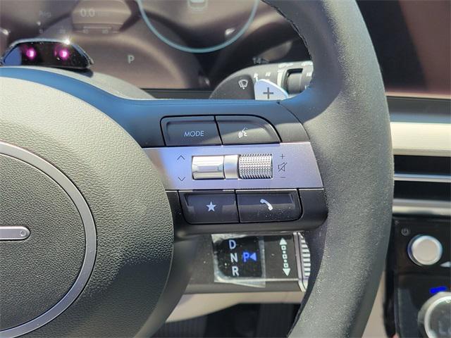 new 2025 Hyundai TUCSON Hybrid car, priced at $37,965