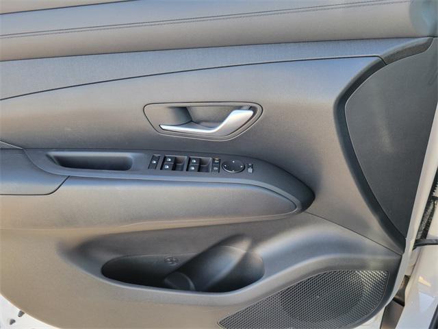 new 2025 Hyundai TUCSON Hybrid car, priced at $38,305