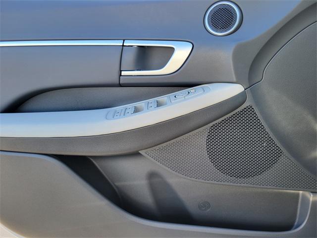 new 2025 Hyundai Sonata Hybrid car, priced at $32,575