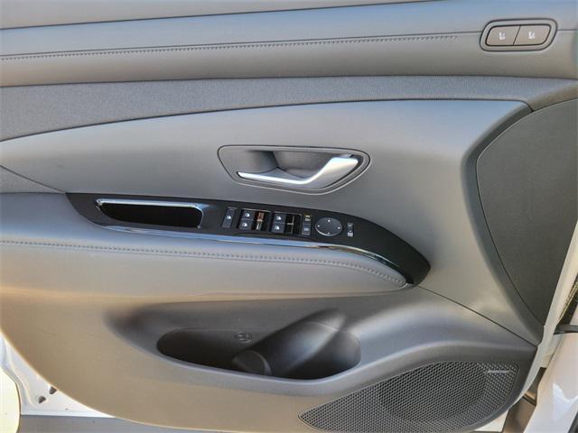 new 2026 Hyundai TUCSON Hybrid car, priced at $43,925