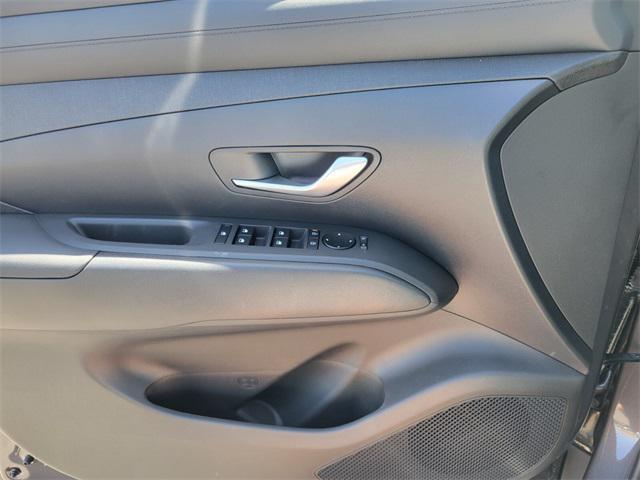 new 2025 Hyundai TUCSON Hybrid car, priced at $37,805