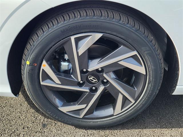 new 2025 Hyundai Elantra car, priced at $25,035
