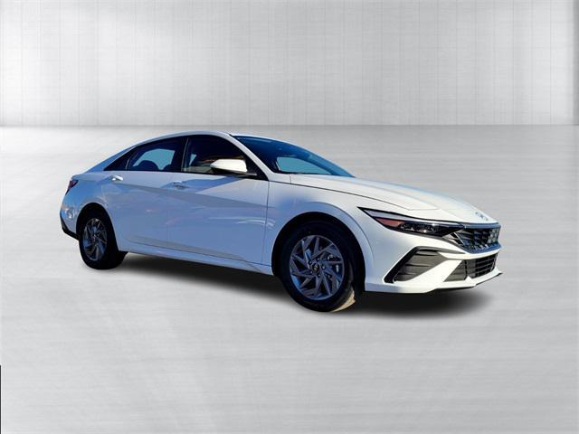 new 2025 Hyundai Elantra HEV car, priced at $27,175