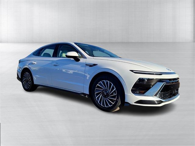 new 2025 Hyundai Sonata Hybrid car, priced at $39,630