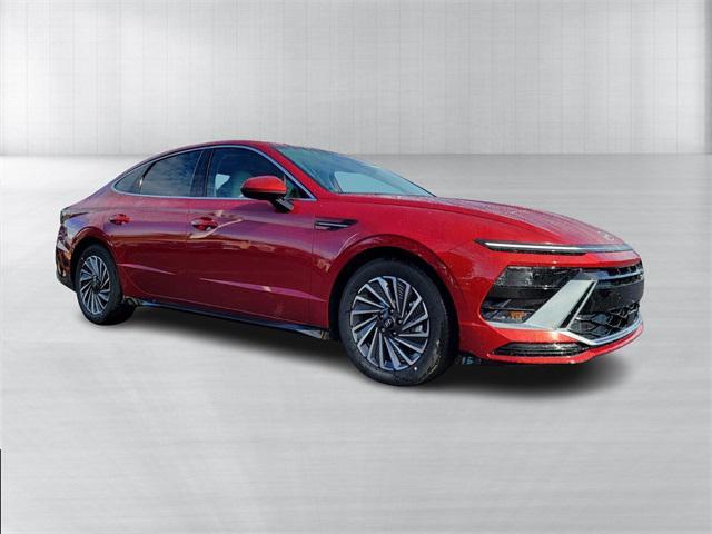 new 2025 Hyundai Sonata Hybrid car, priced at $33,180