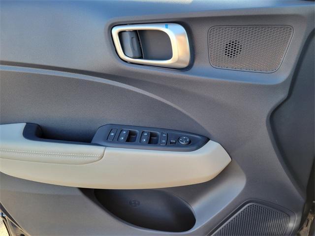new 2025 Hyundai Venue car, priced at $25,634