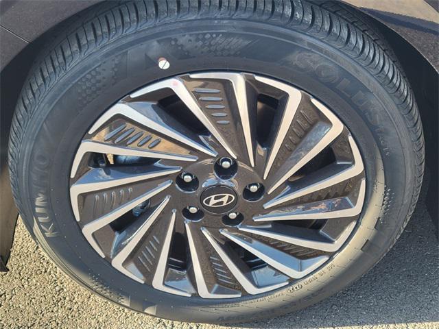 new 2025 Hyundai Sonata Hybrid car, priced at $32,575