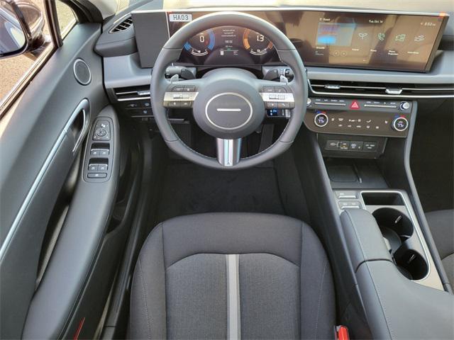 new 2025 Hyundai Sonata Hybrid car, priced at $32,575