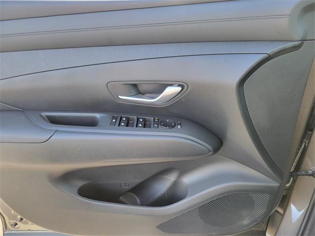 new 2025 Hyundai TUCSON Hybrid car, priced at $38,560