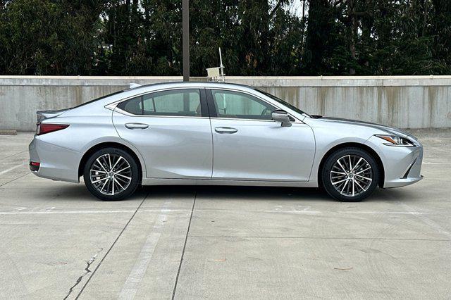 new 2025 Lexus ES 300h car, priced at $50,944