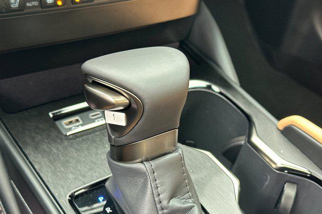new 2025 Lexus ES 300h car, priced at $50,944