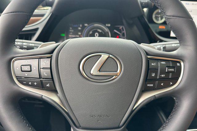 new 2025 Lexus ES 300h car, priced at $50,944