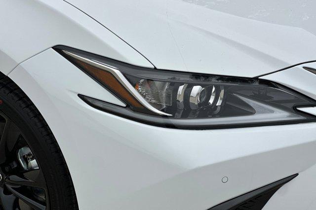 new 2025 Lexus ES 300h car, priced at $51,809