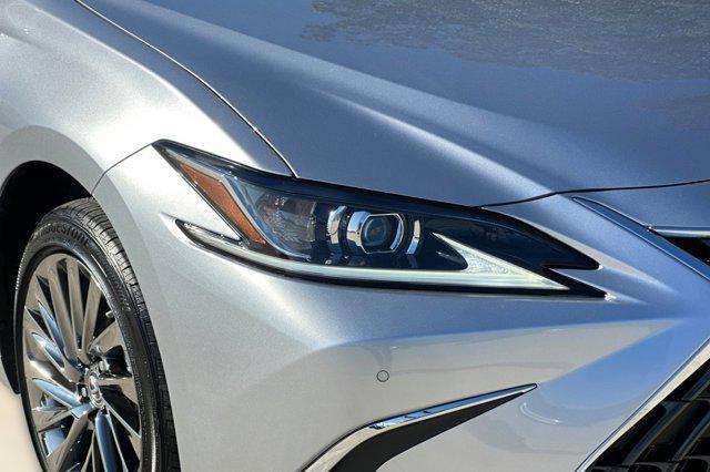 new 2025 Lexus ES 350 car, priced at $52,769