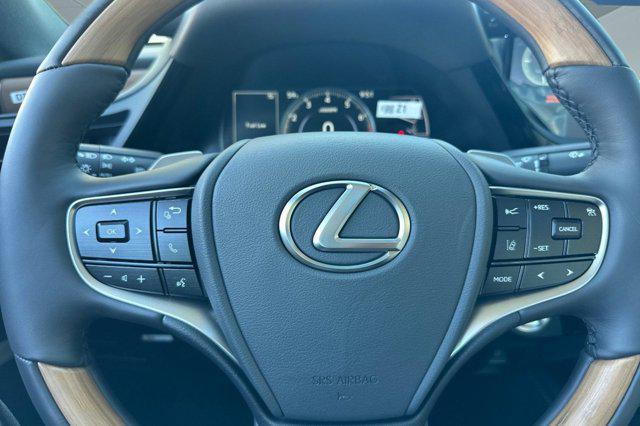 new 2025 Lexus ES 350 car, priced at $52,769