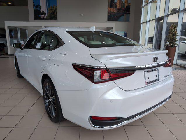 new 2025 Lexus ES 300h car, priced at $49,370