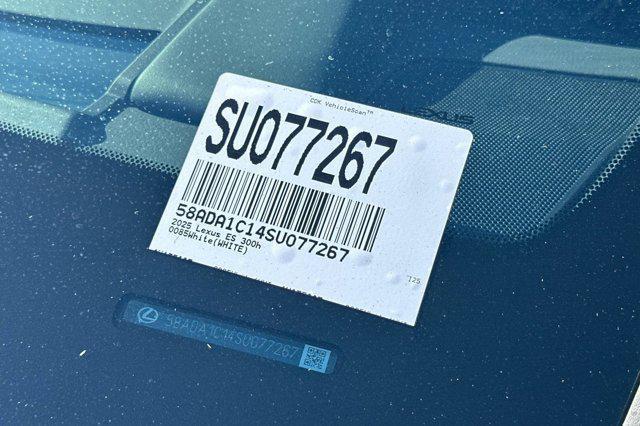 new 2025 Lexus ES 300h car, priced at $48,334