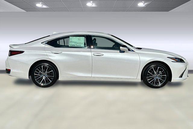 new 2025 Lexus ES 300h car, priced at $48,334