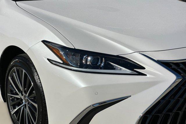 new 2025 Lexus ES 300h car, priced at $48,334